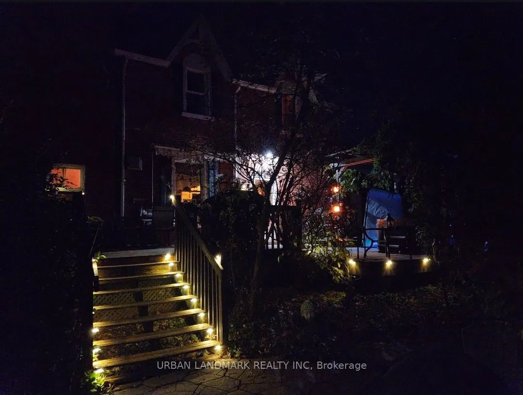 49 Prince Albert Street E