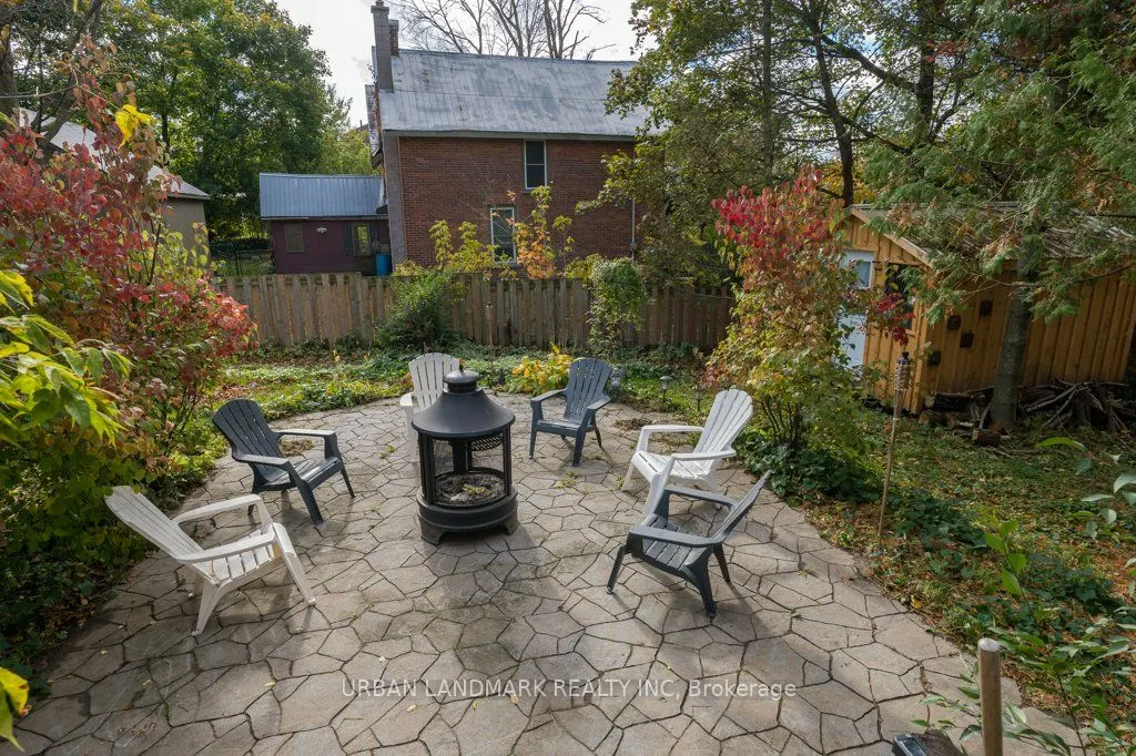 49 Prince Albert Street E