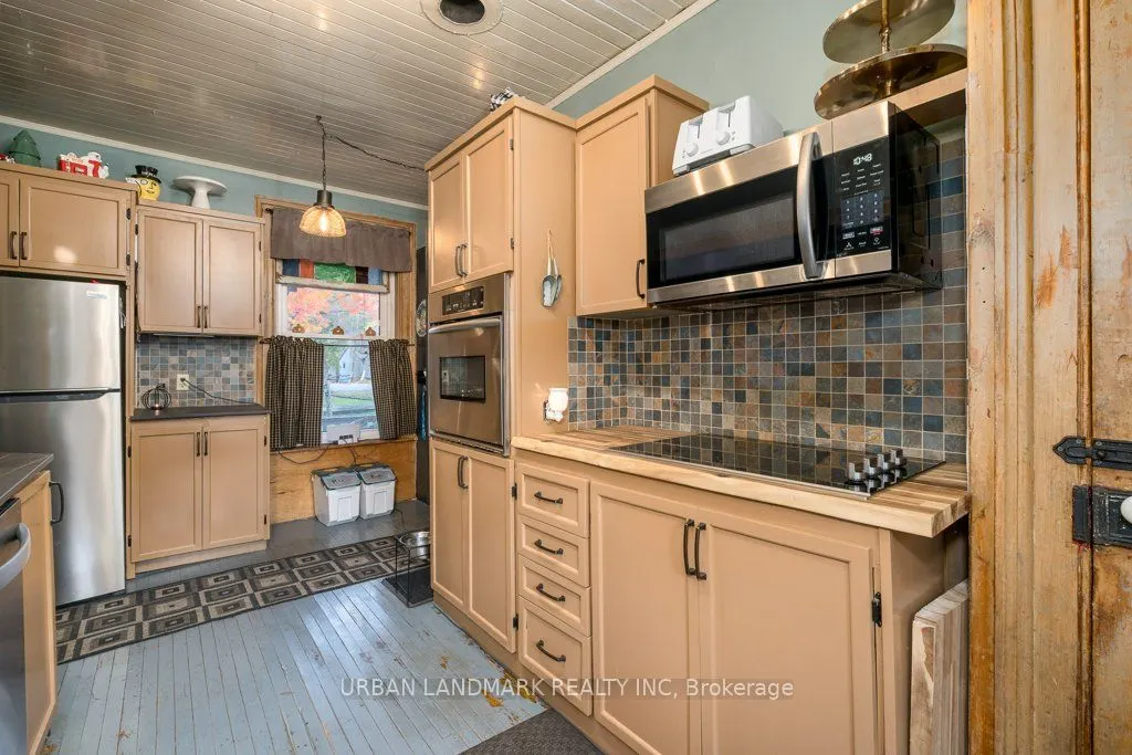 49 Prince Albert Street E