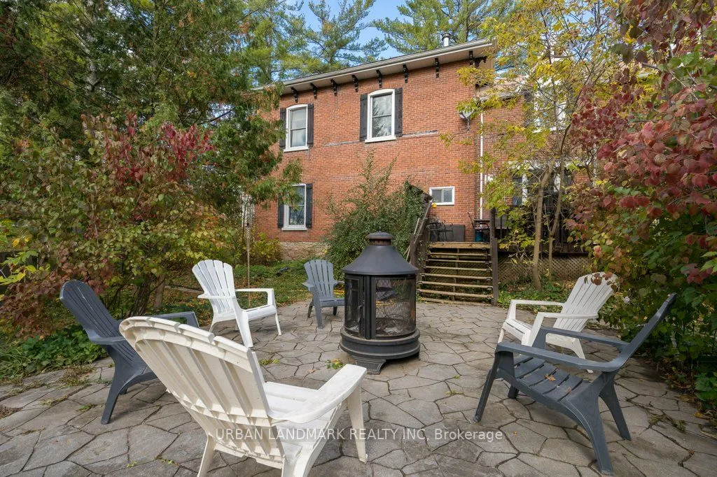 49 Prince Albert Street E