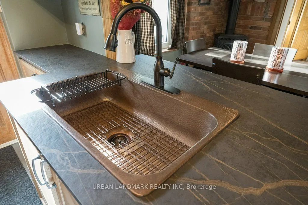 49 Prince Albert Street E