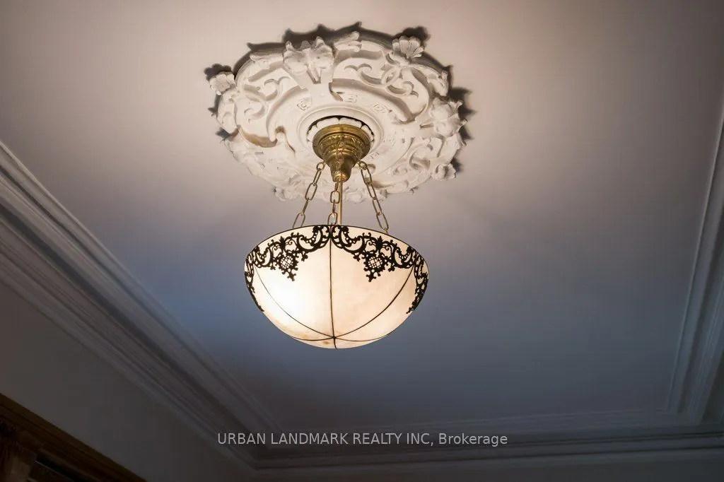 49 Prince Albert Street E