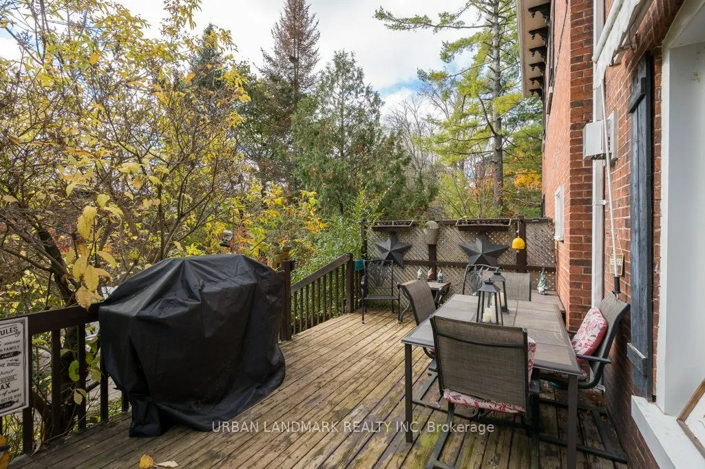 49 Prince Albert Street E