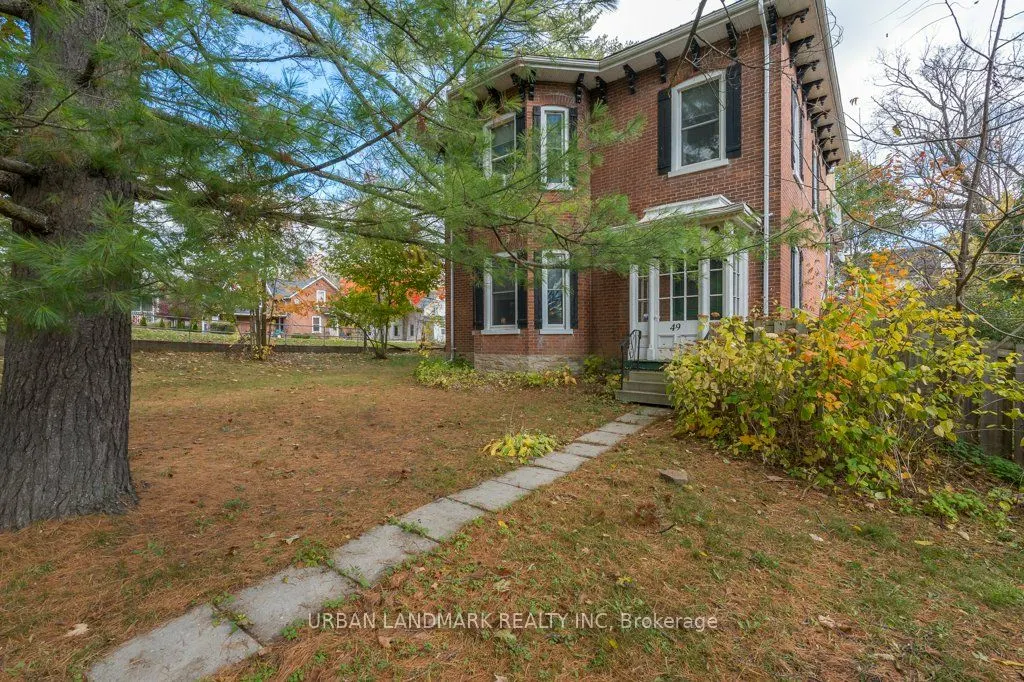 49 Prince Albert Street E