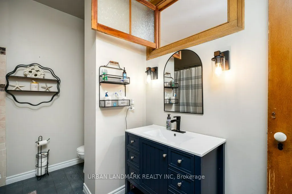 49 Prince Albert Street E