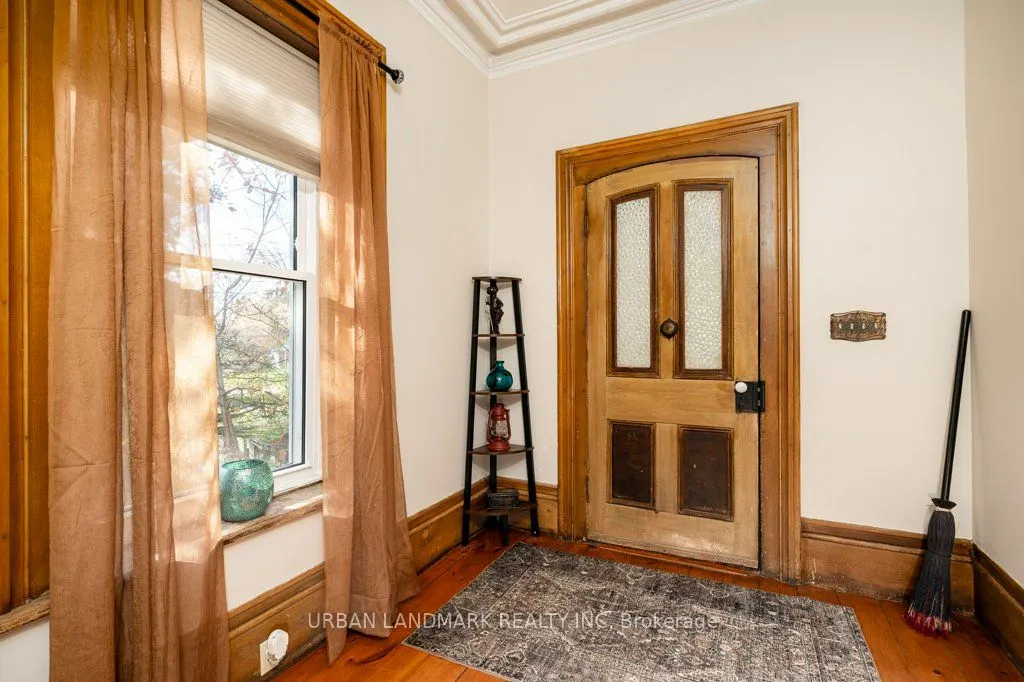 49 Prince Albert Street E