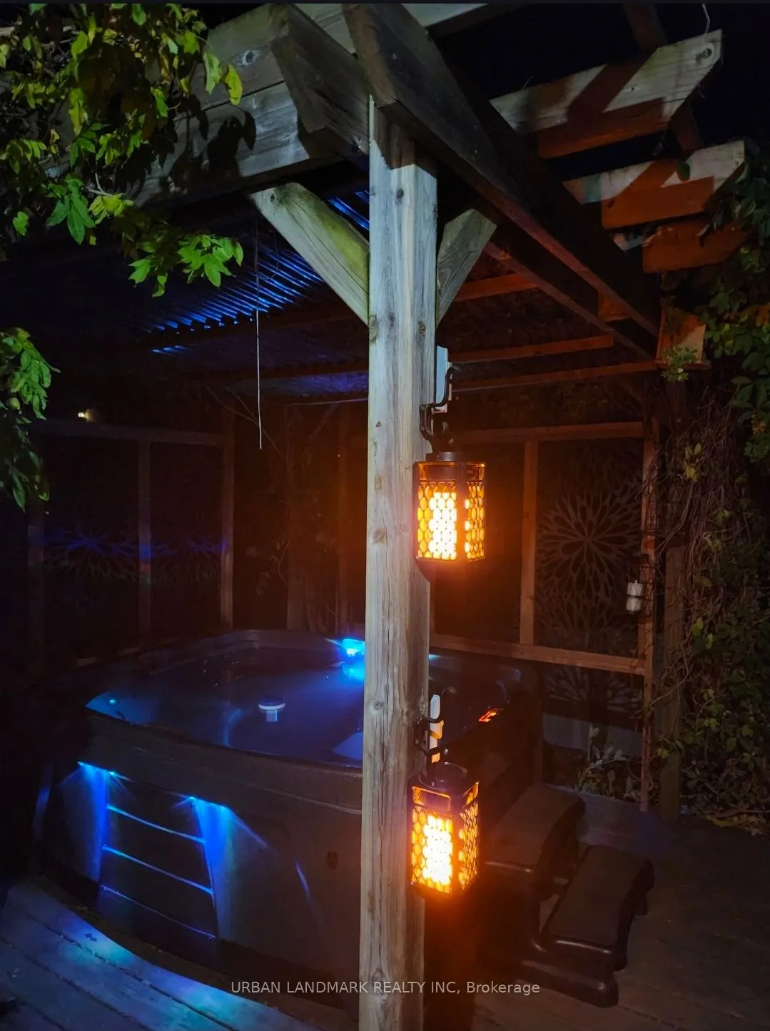 49 Prince Albert Street E