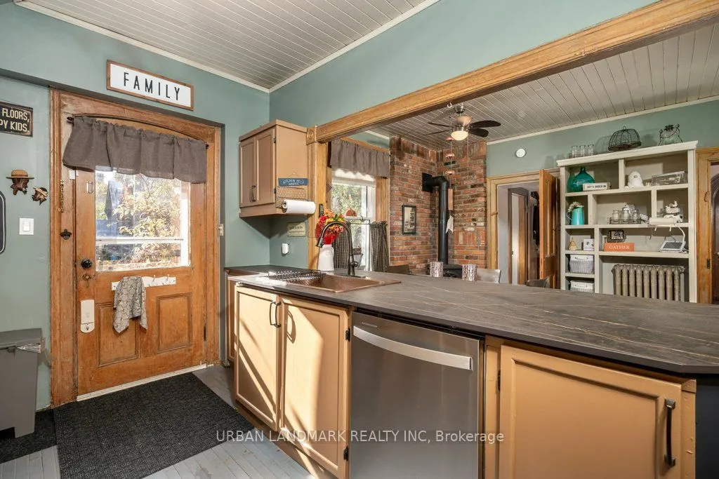 49 Prince Albert Street E