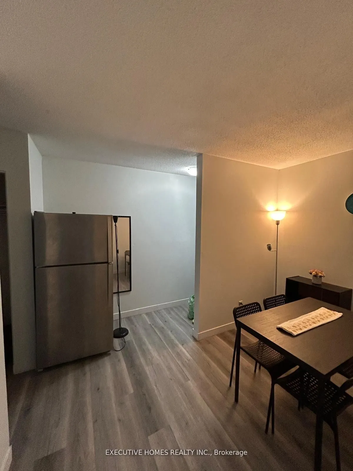 303 King Street N, #6