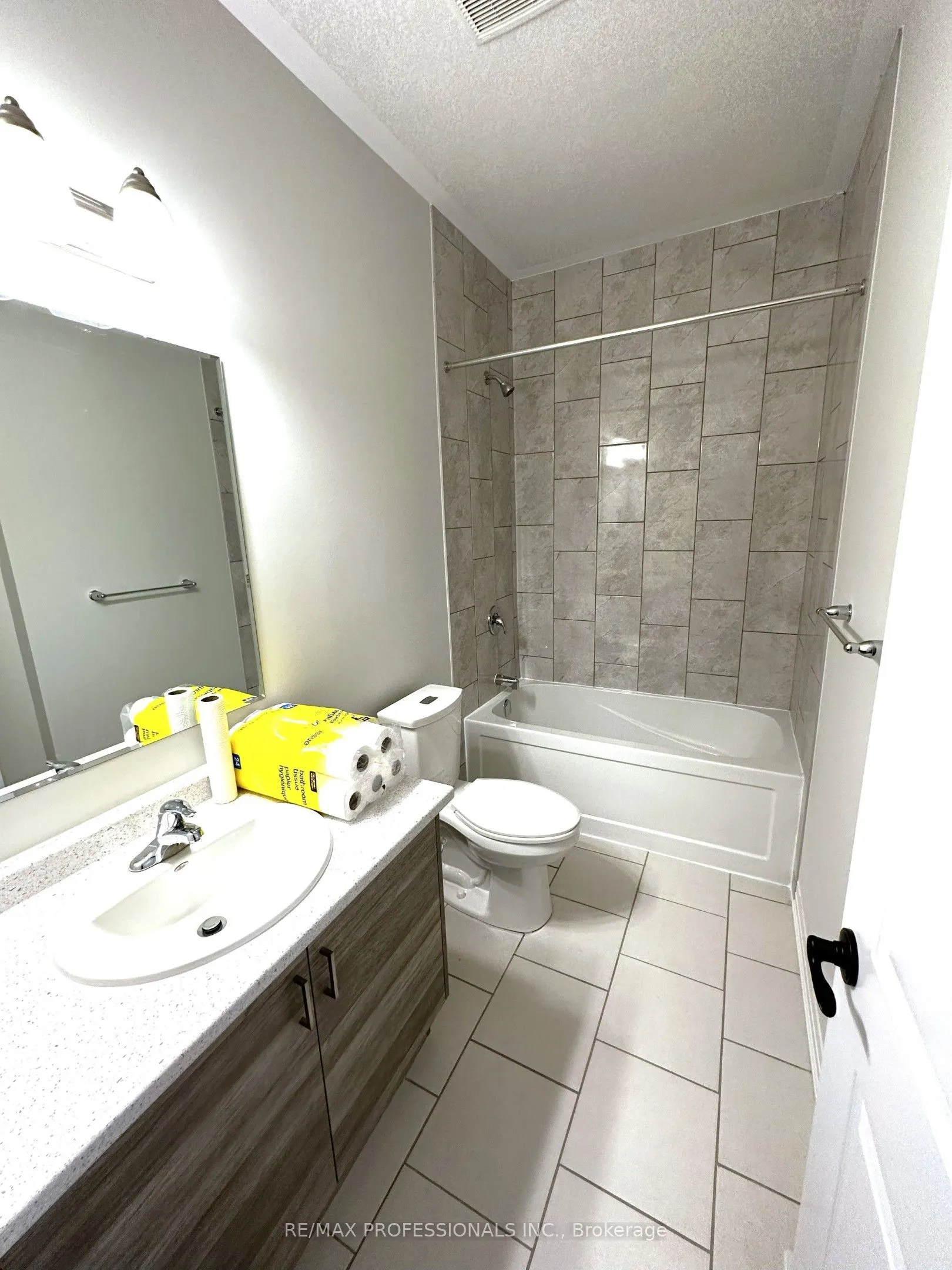 25 Isherwood Avenue, #C35