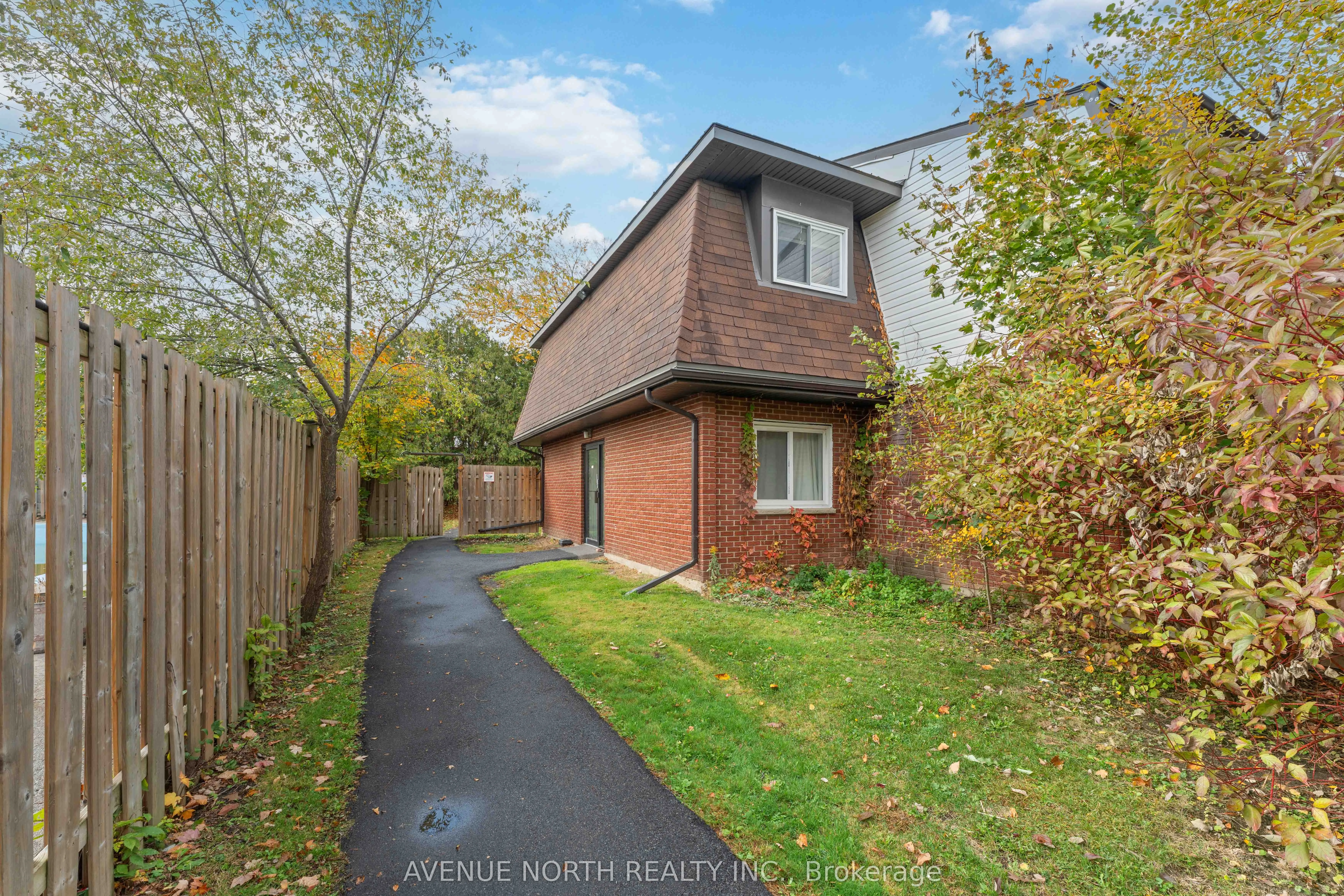 2080 Ogilvie Road, #11K