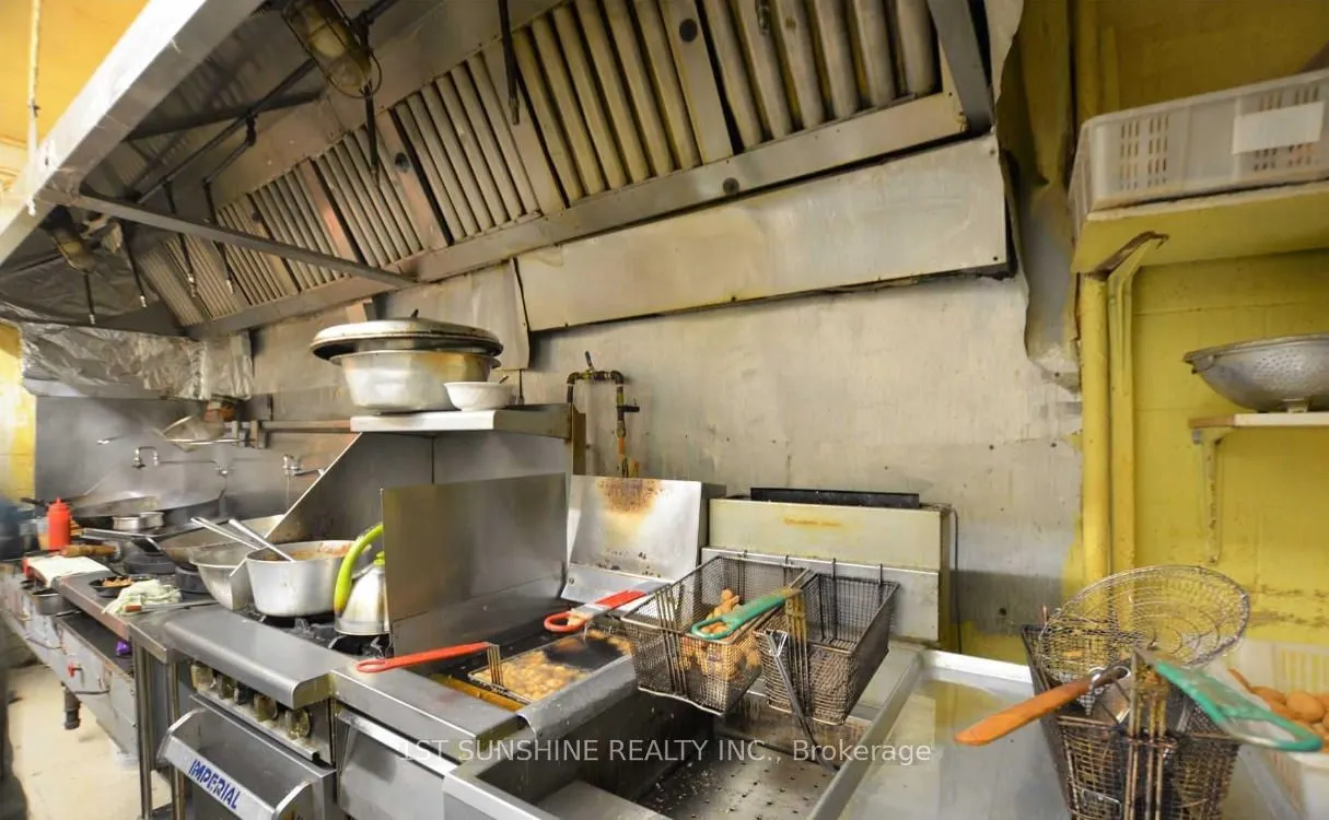 792 Concession Street, #4