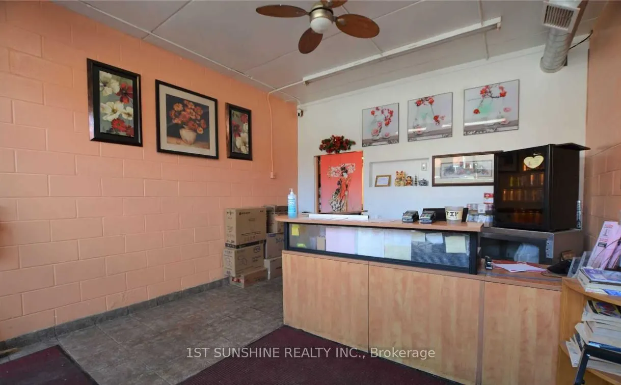 792 Concession Street, #4