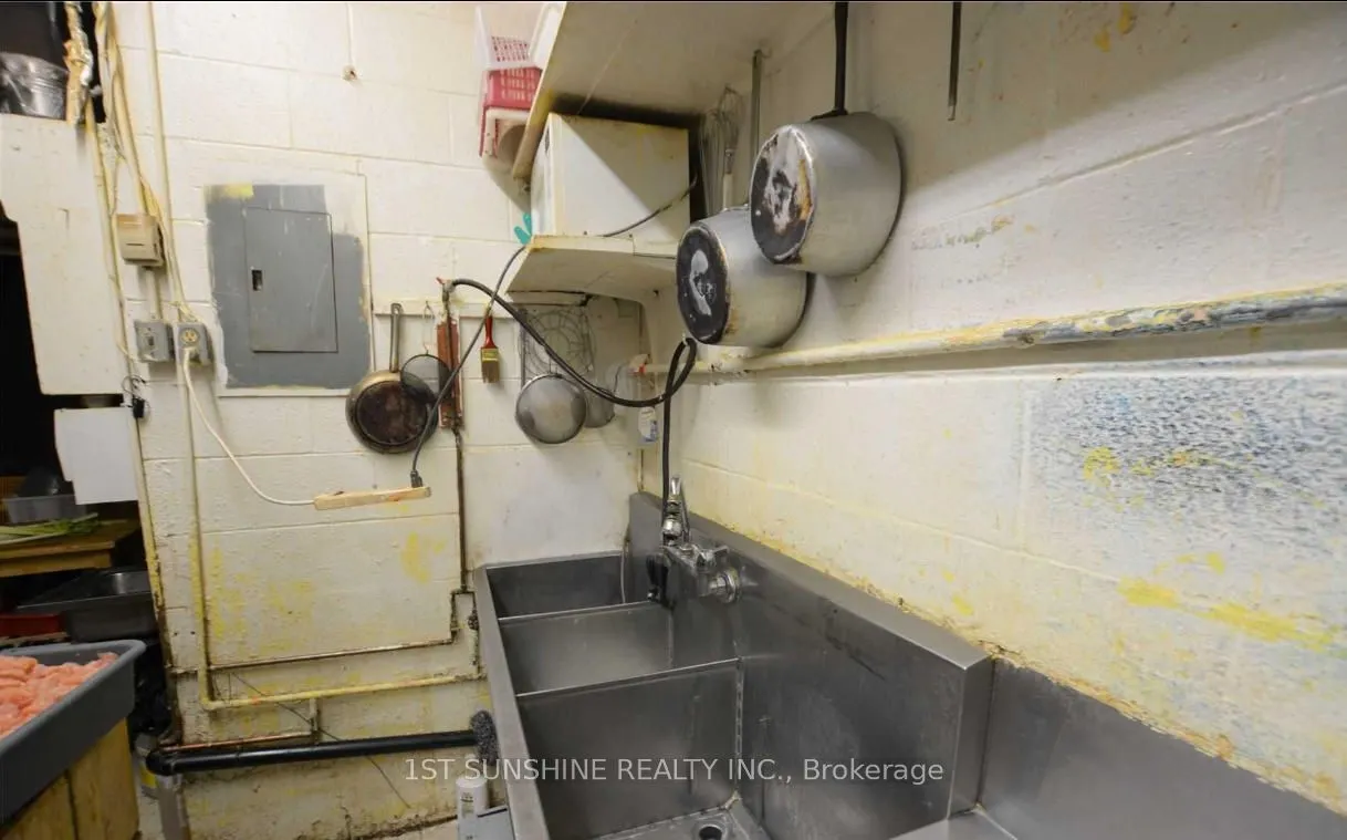 792 Concession Street, #4