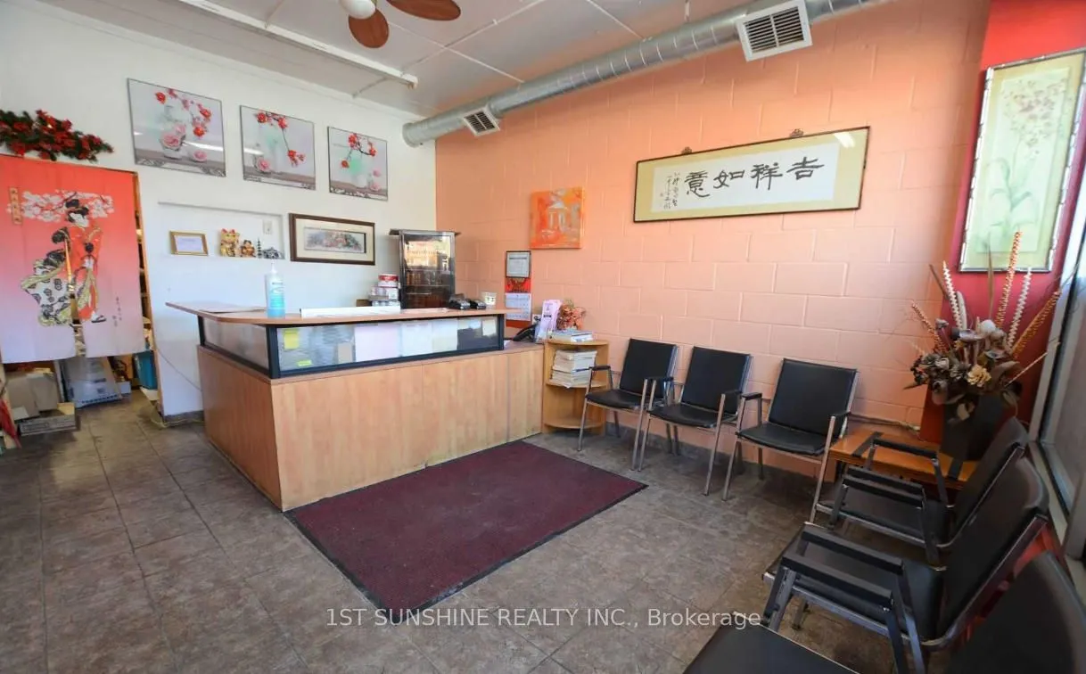 792 Concession Street, #4