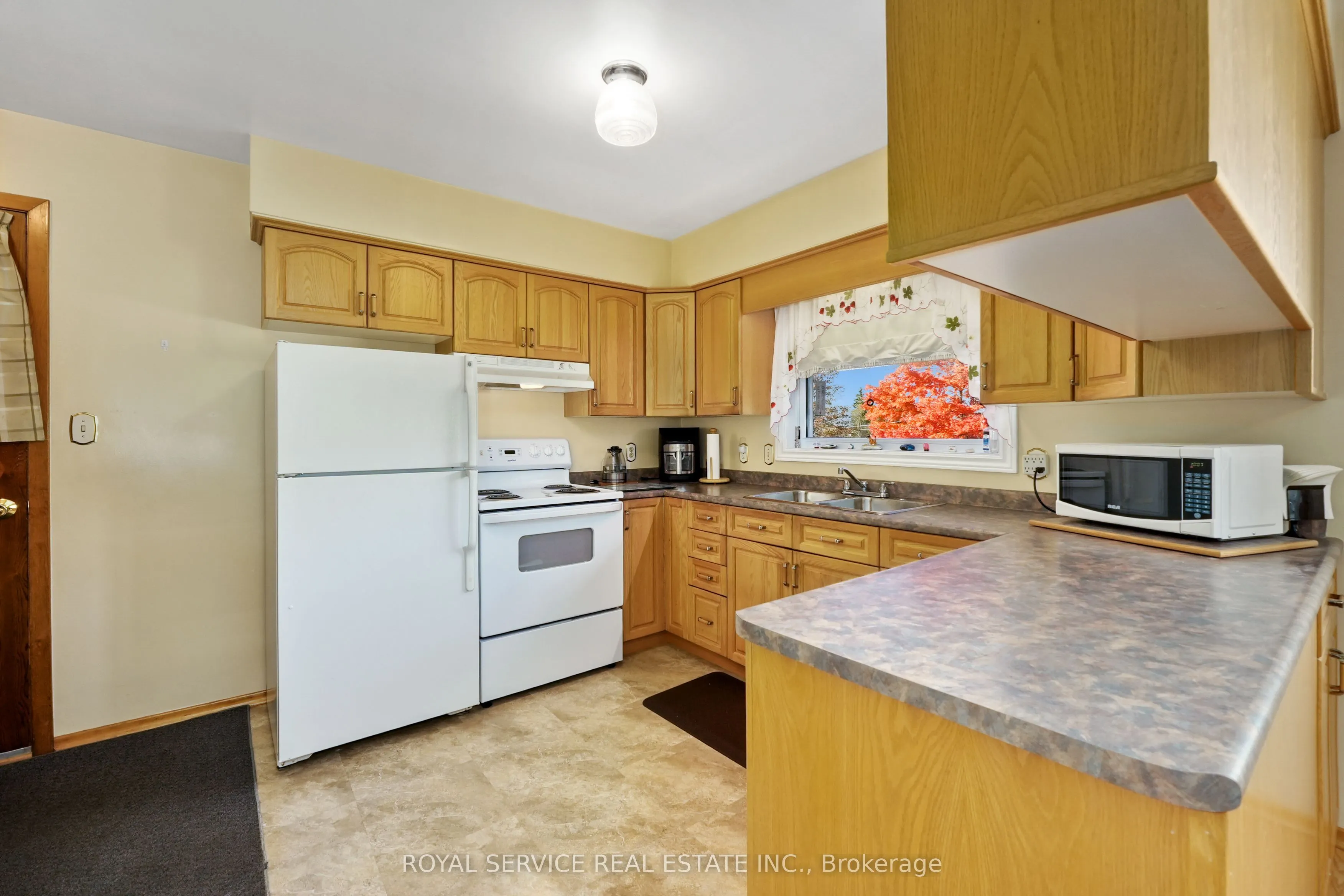 3879 Burnham Street N