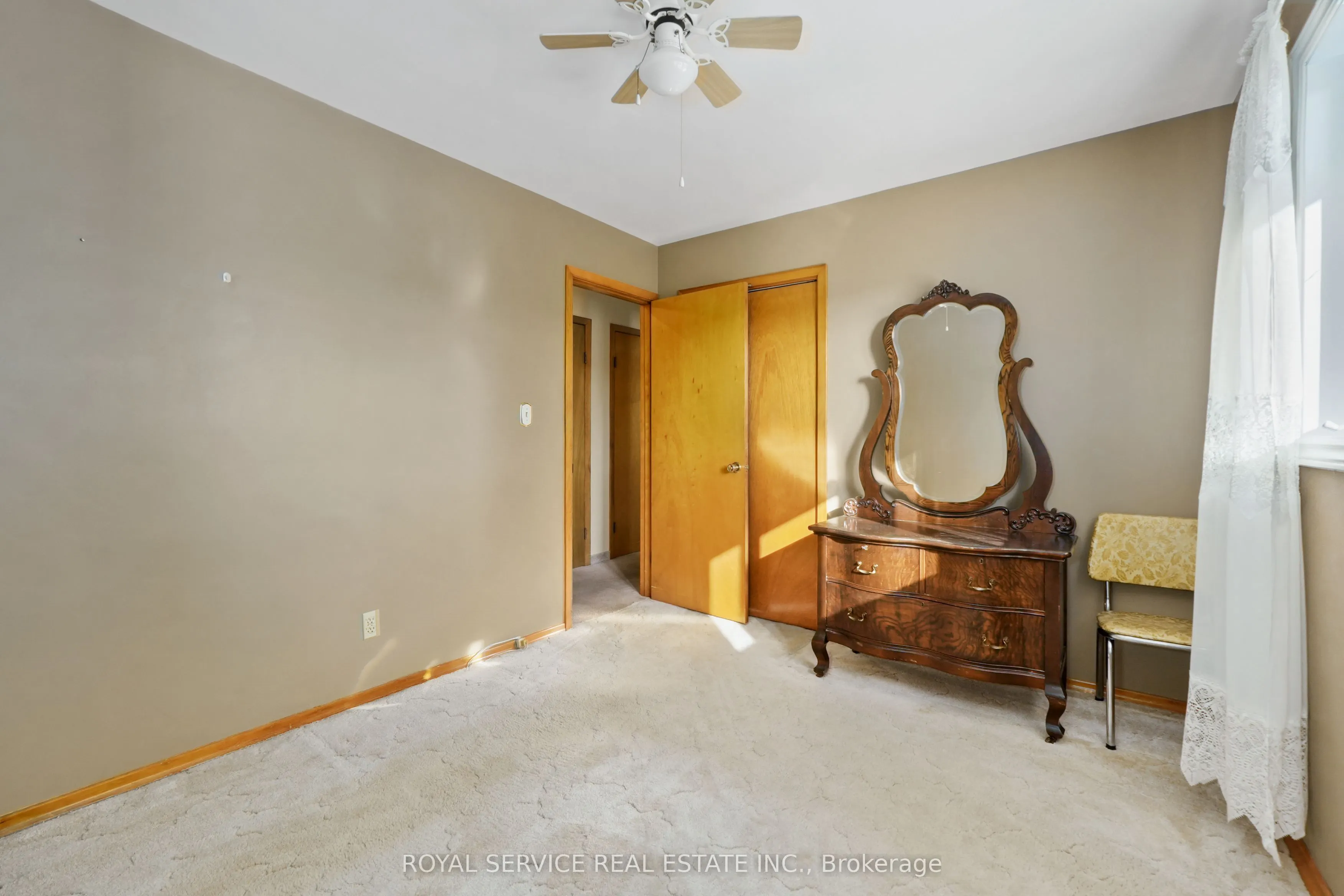 3879 Burnham Street N