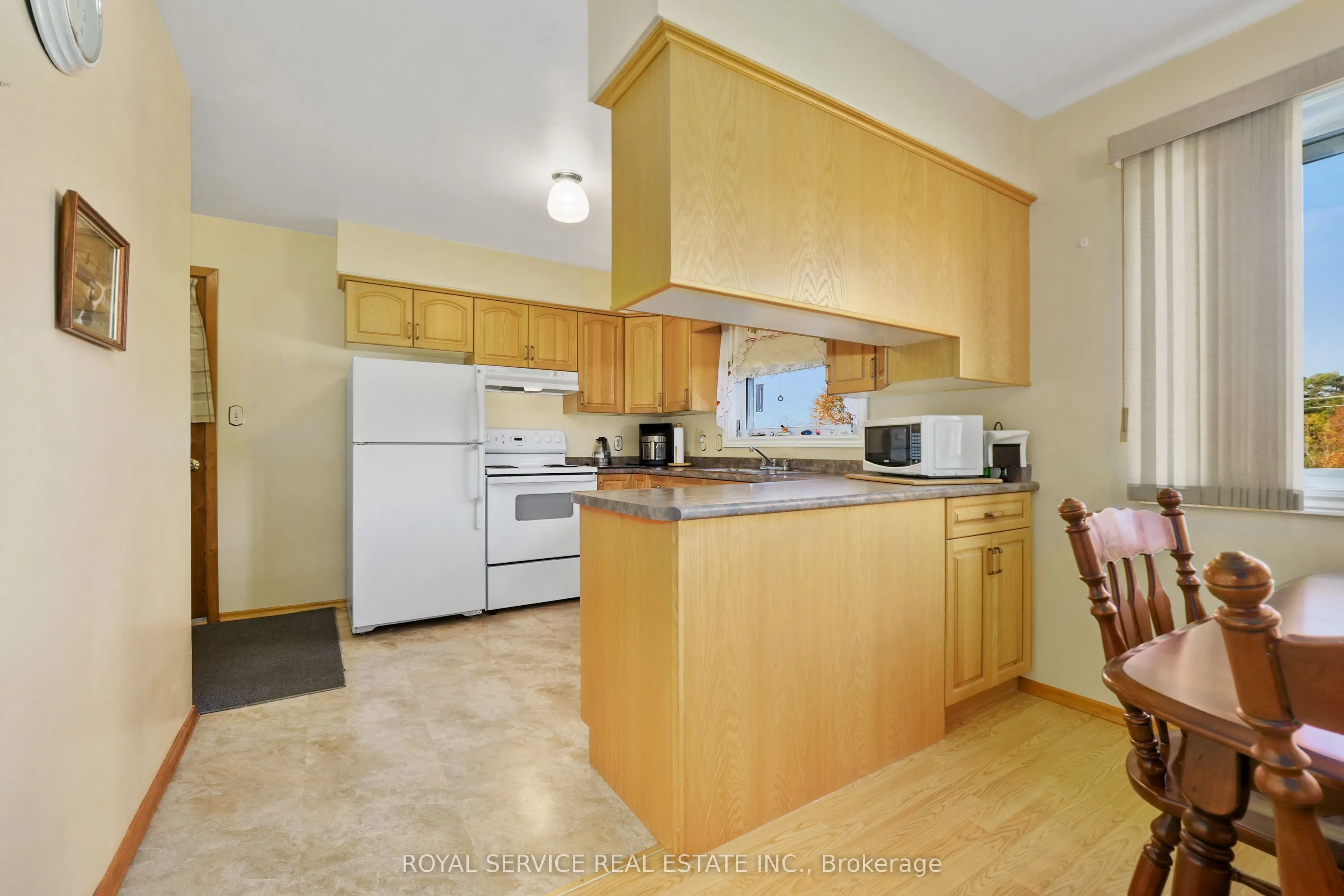 3879 Burnham Street N