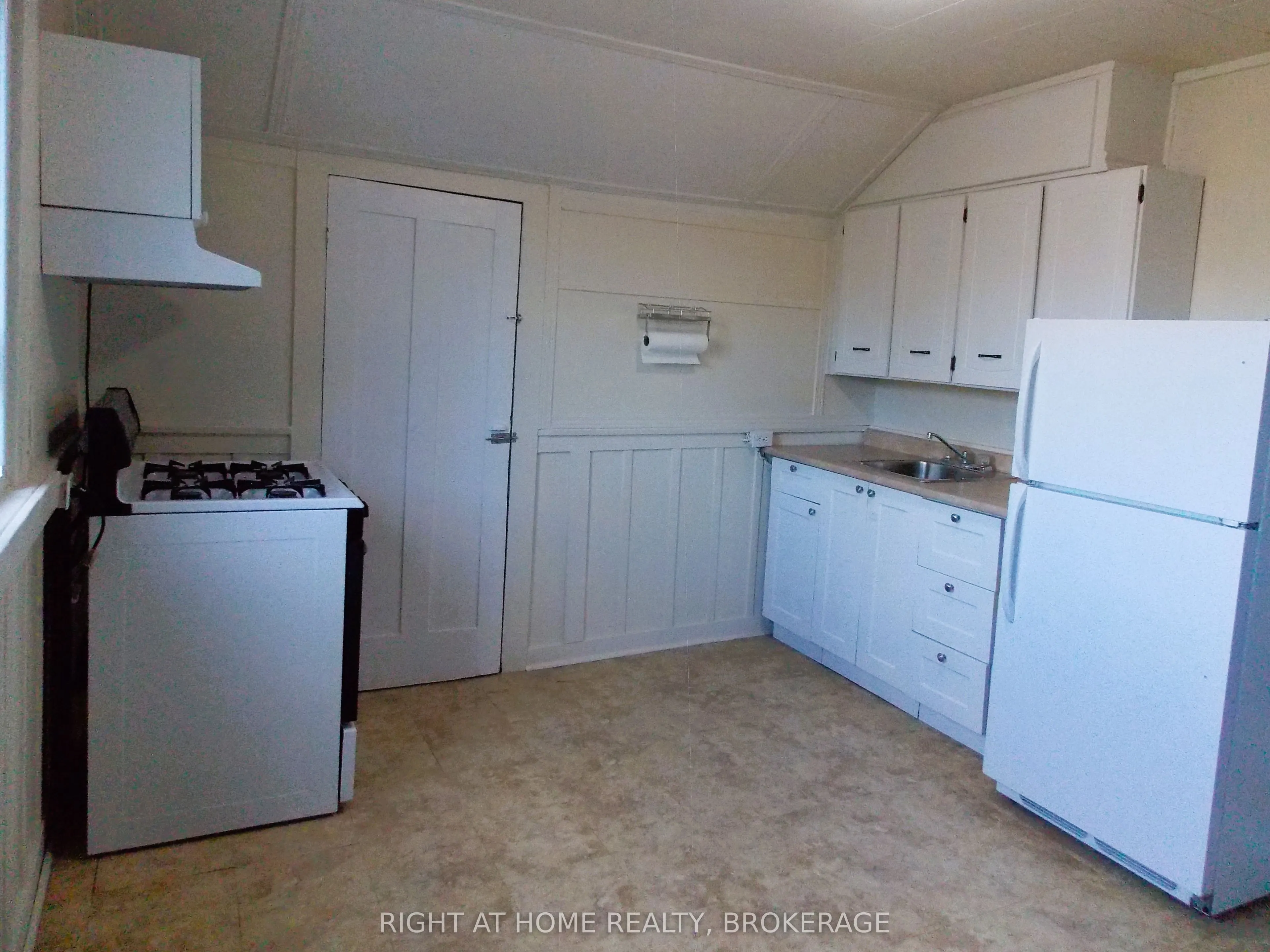 171 Queenston Street