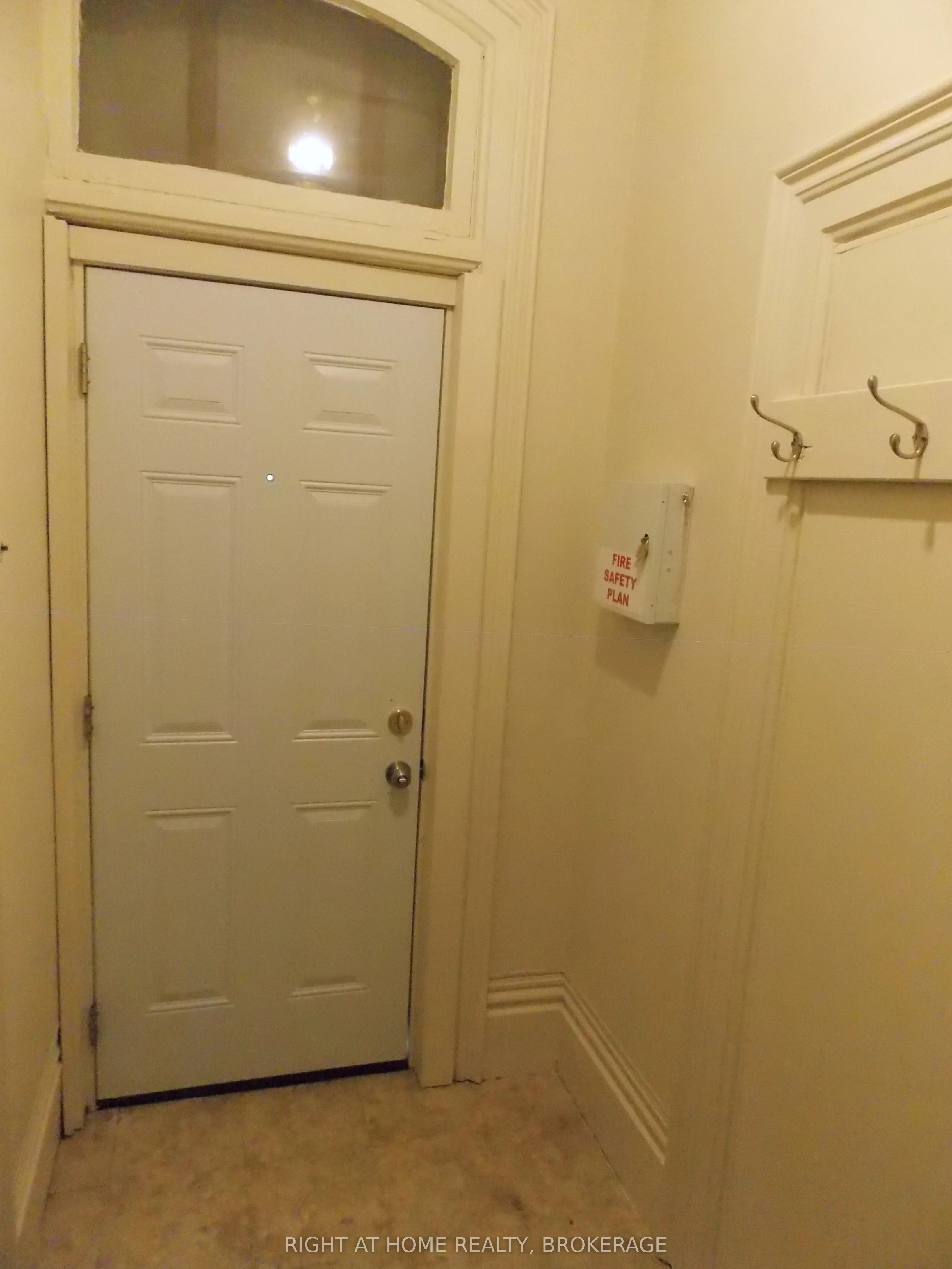 171 Queenston Street