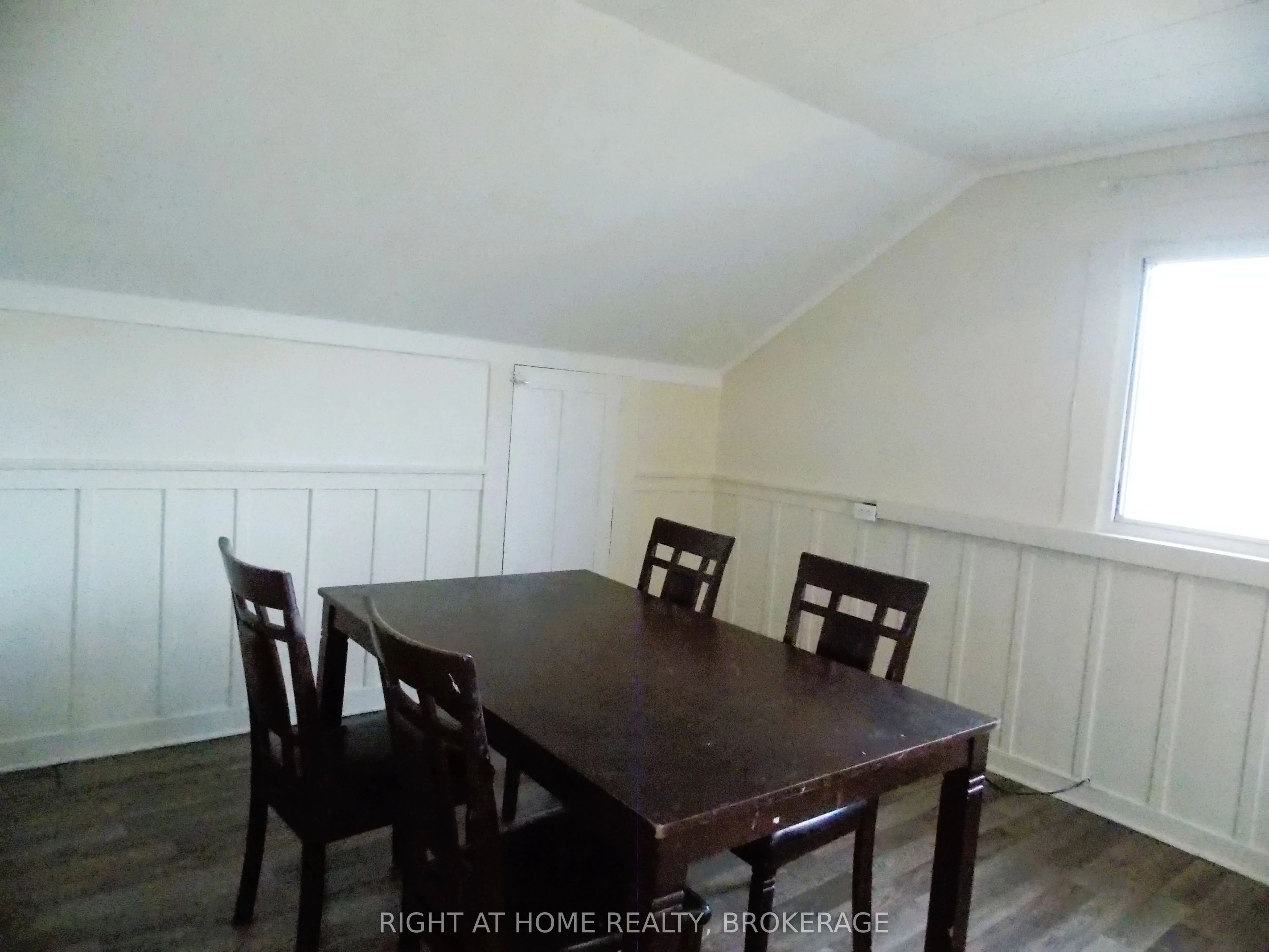 171 Queenston Street