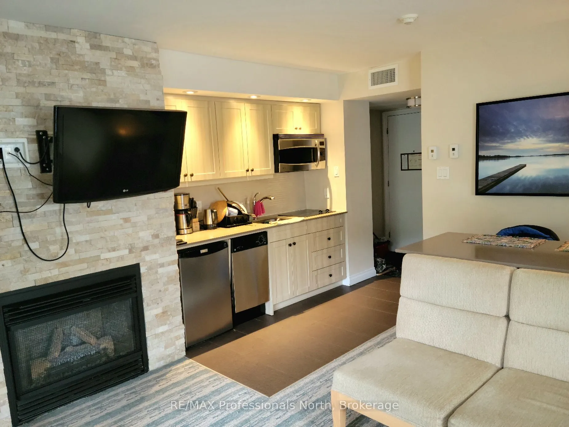 1235 Deerhurst Drive, #54-207