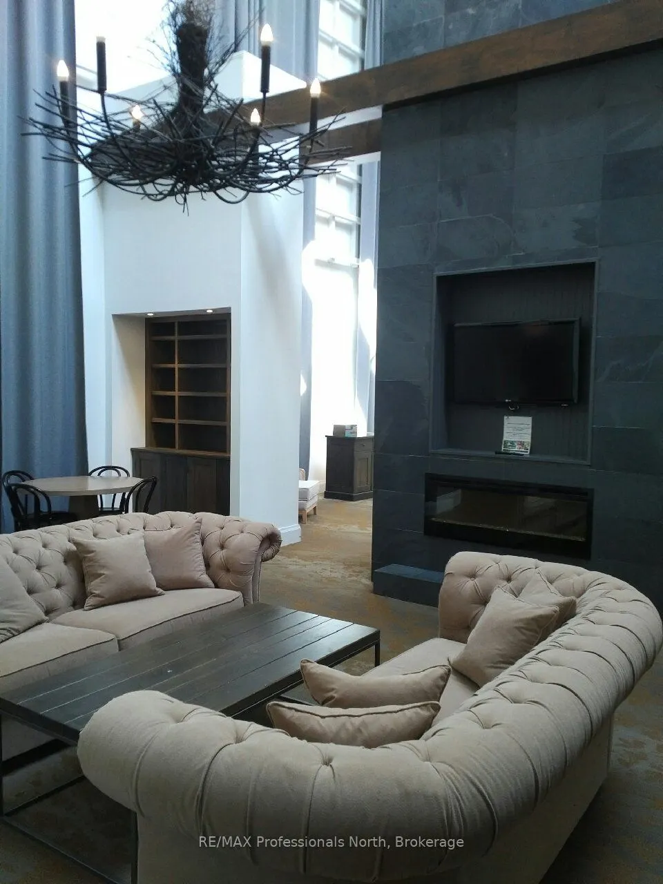 1235 Deerhurst Drive, #54-207