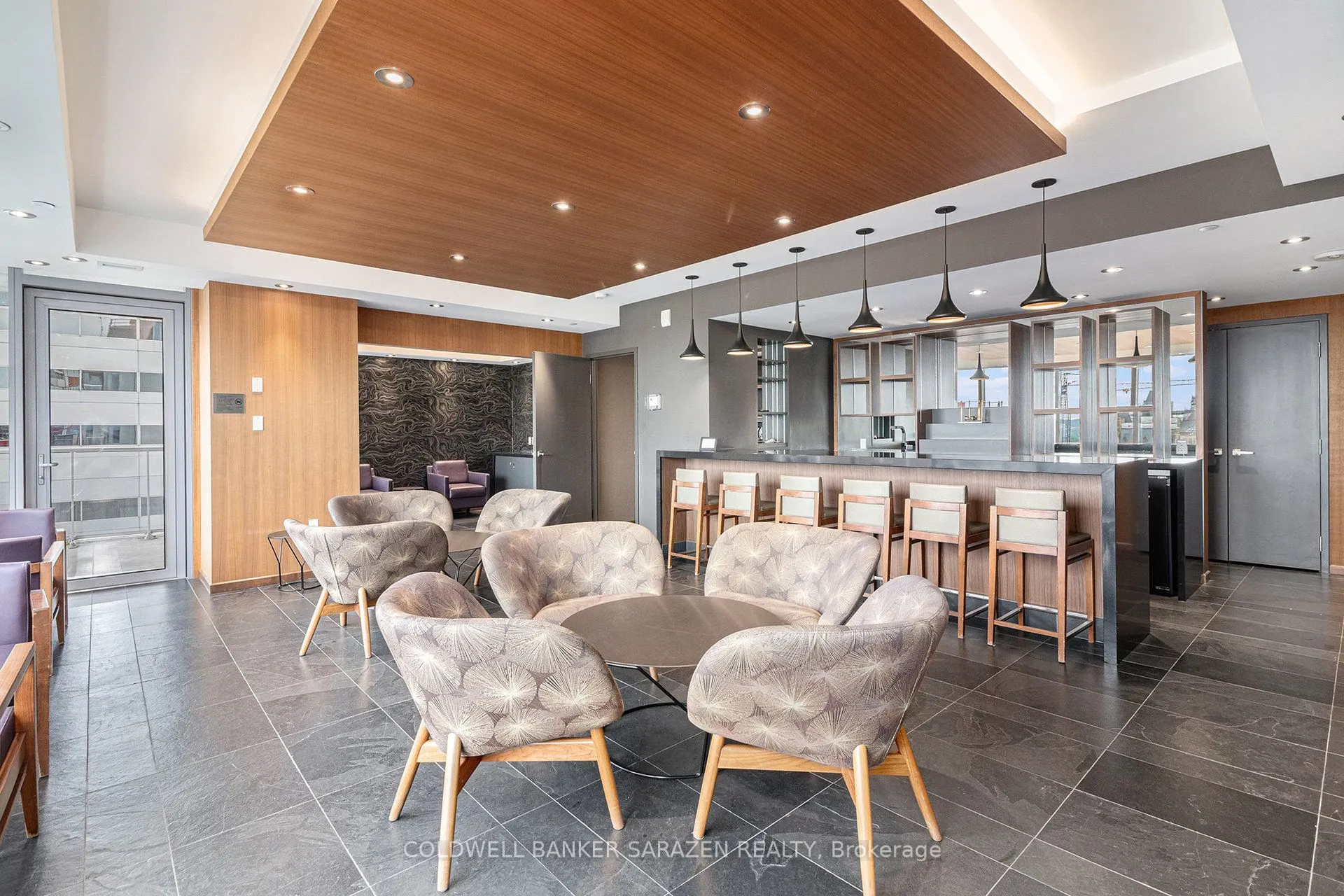 101 Queen Street, #808