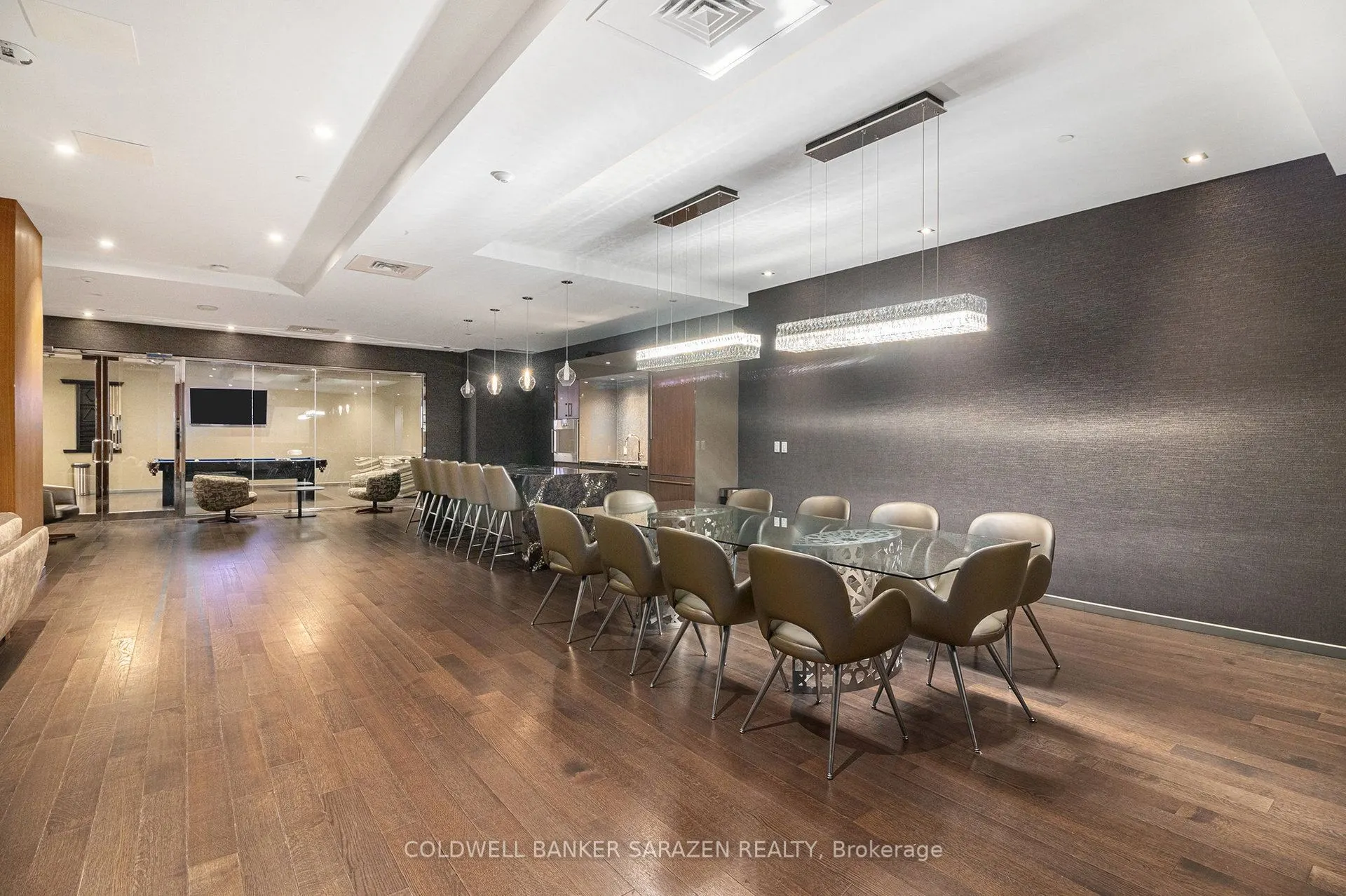 101 Queen Street, #808