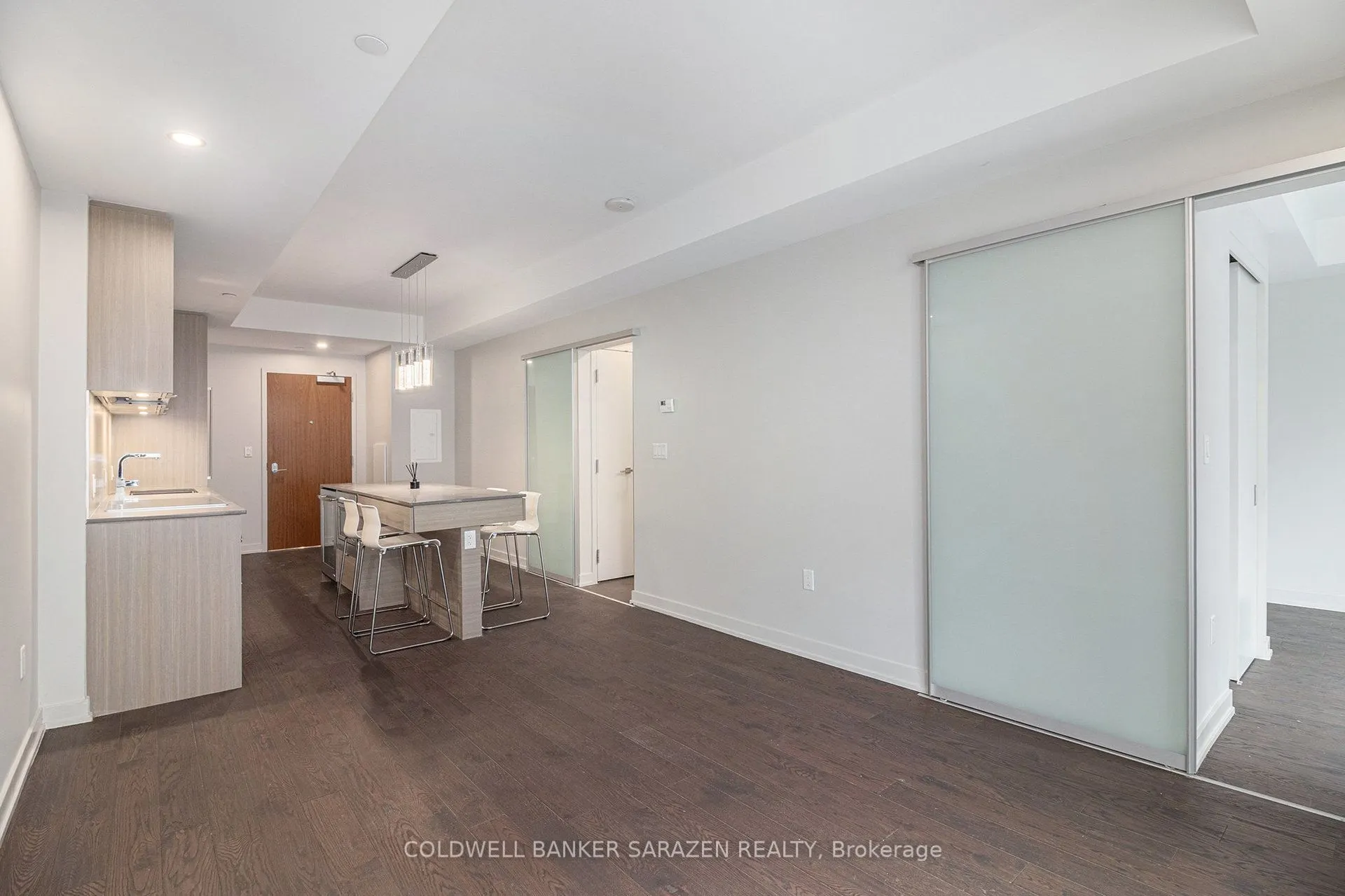 101 Queen Street, #808