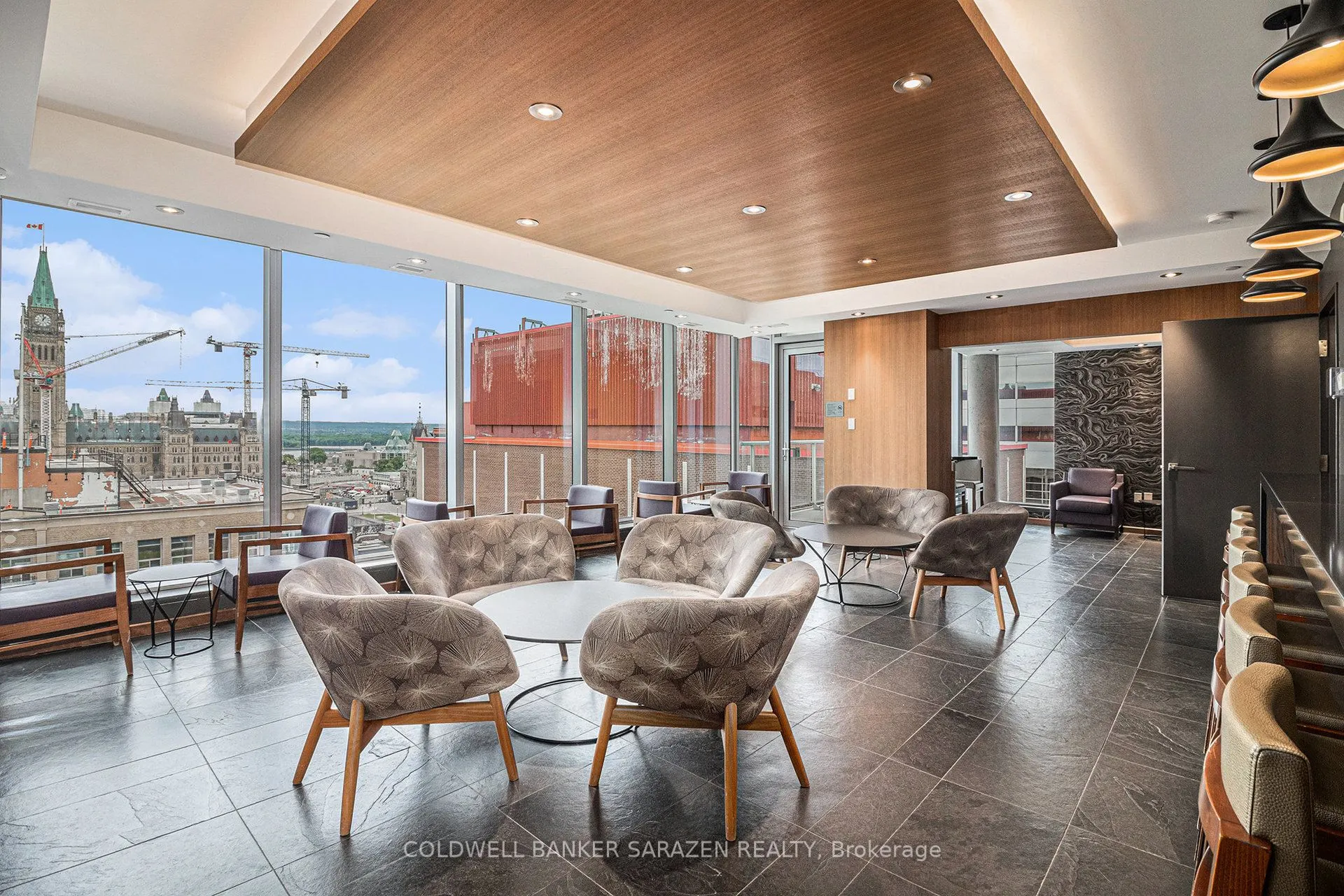 101 Queen Street, #808