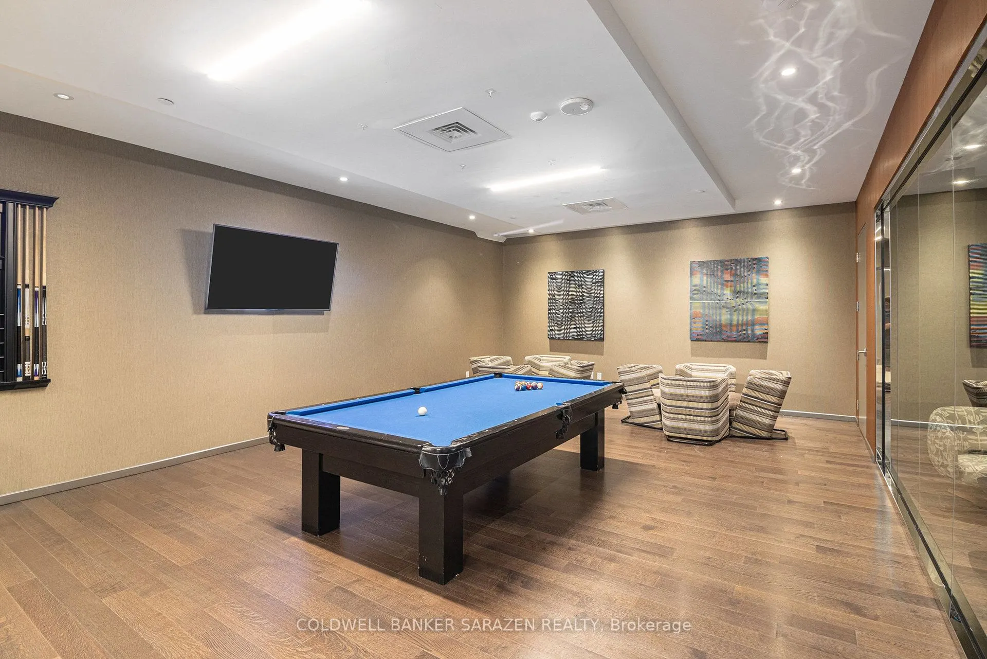 101 Queen Street, #808