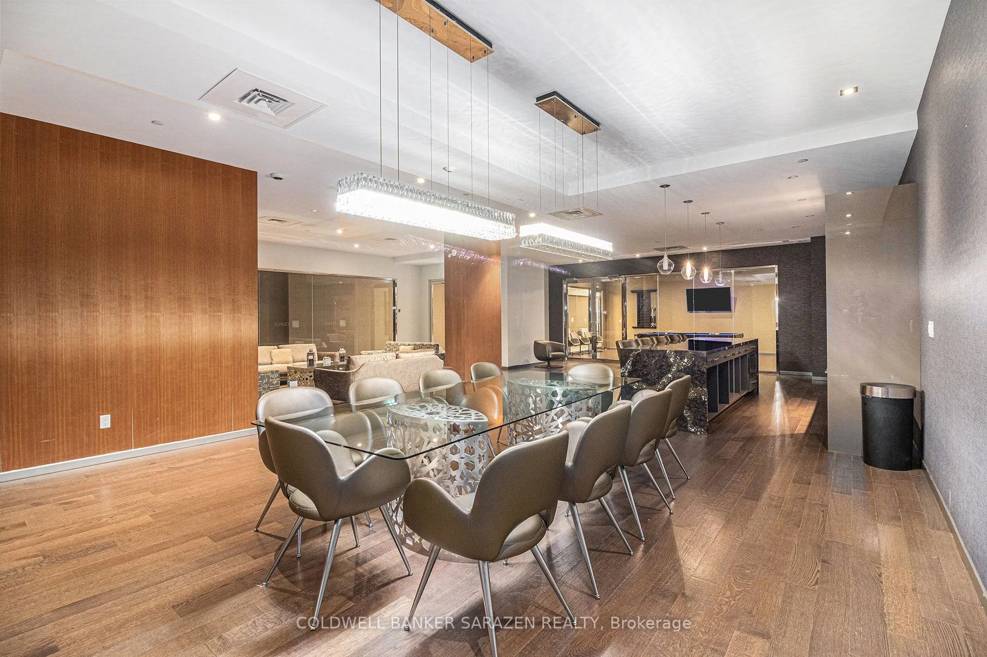 101 Queen Street, #808