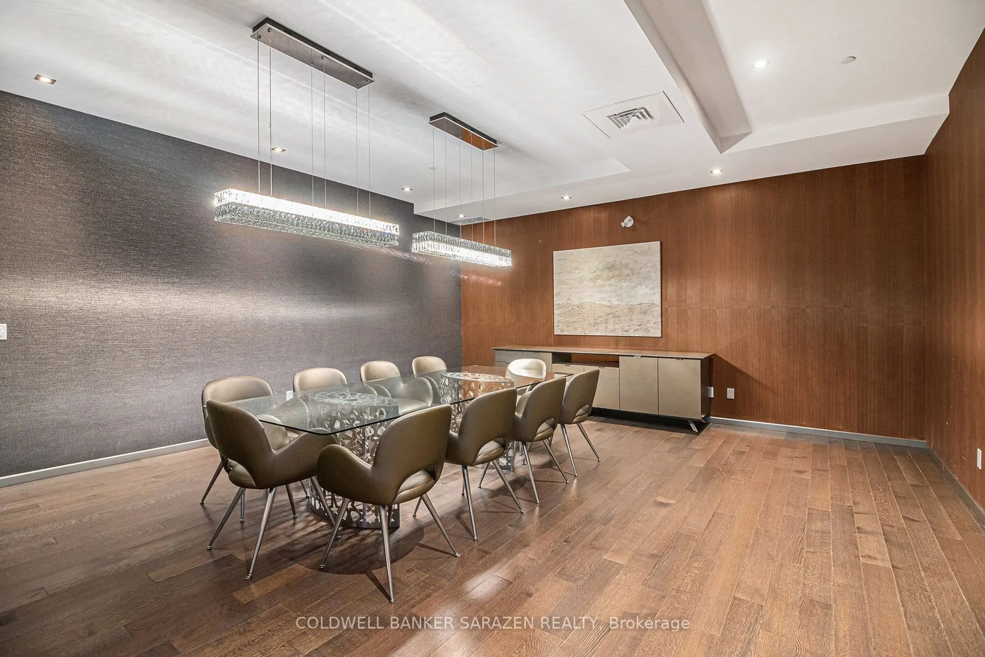 101 Queen Street, #808