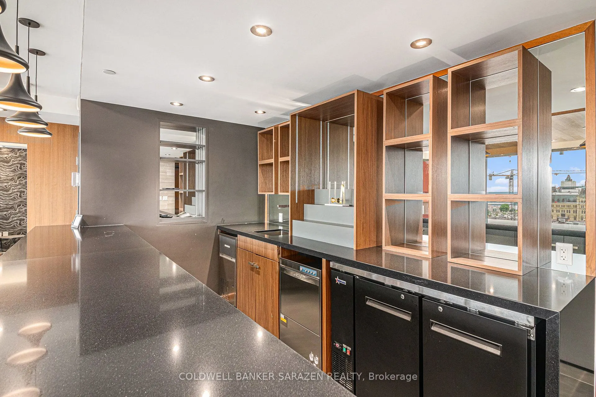 101 Queen Street, #808