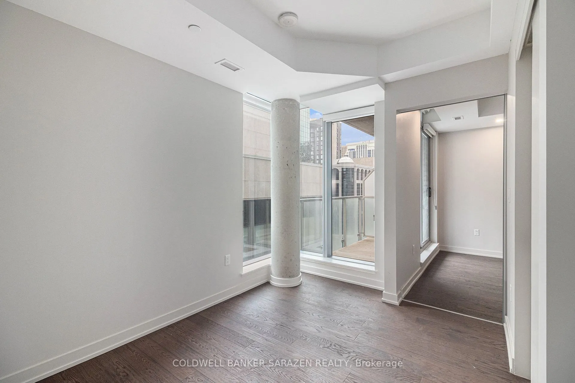 101 Queen Street, #808