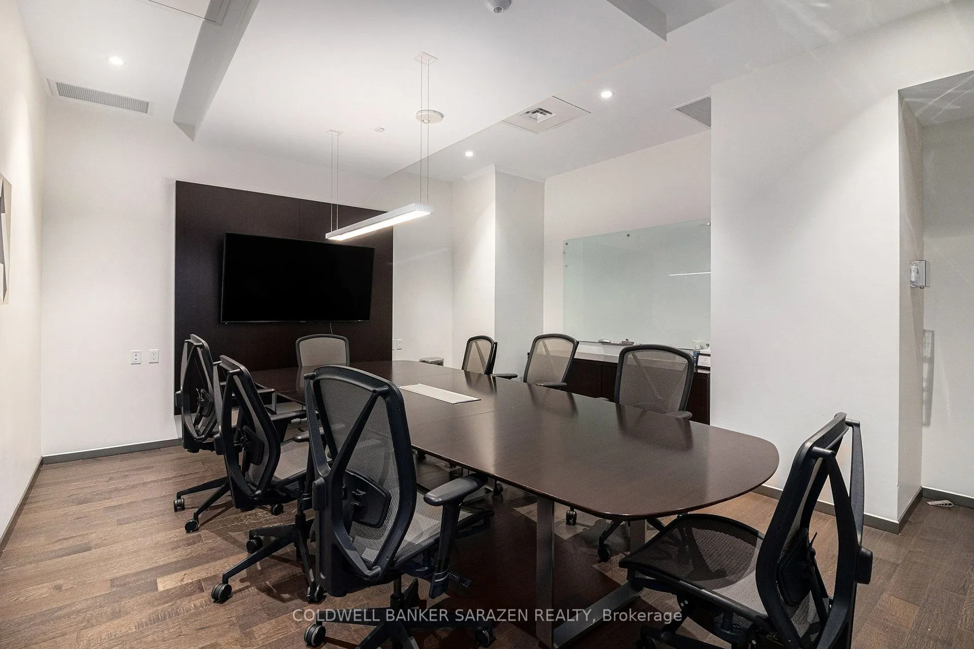 101 Queen Street, #808