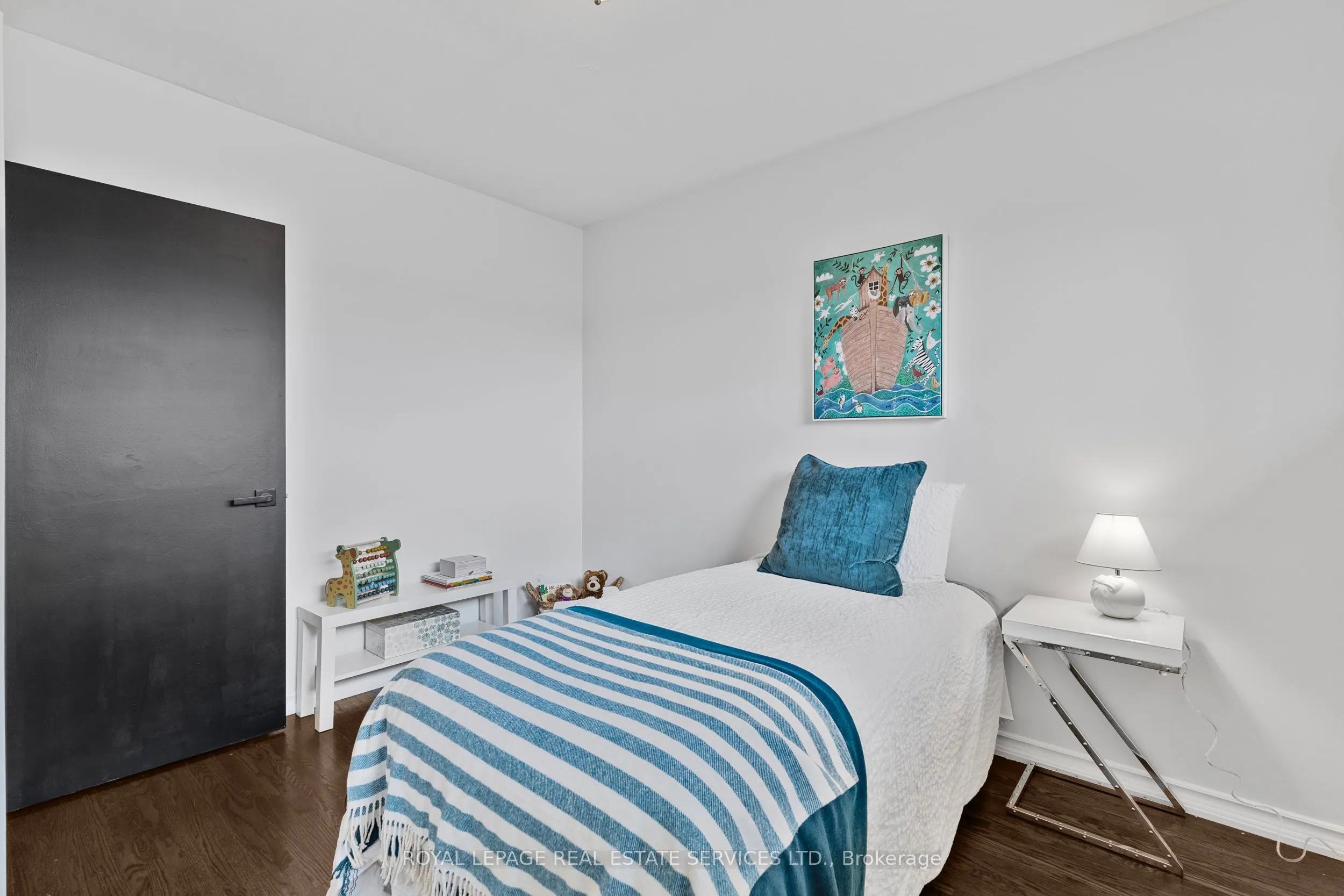 559 East 27th Street