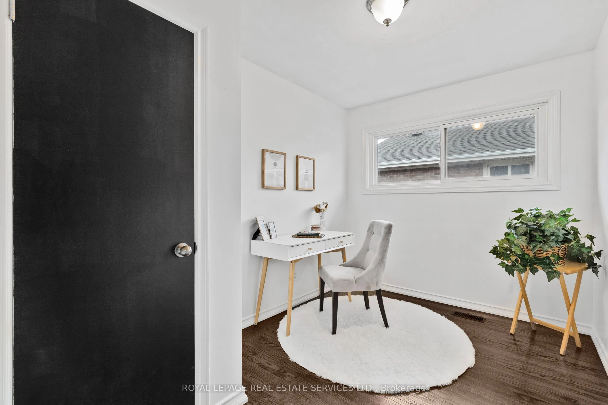 559 East 27th Street