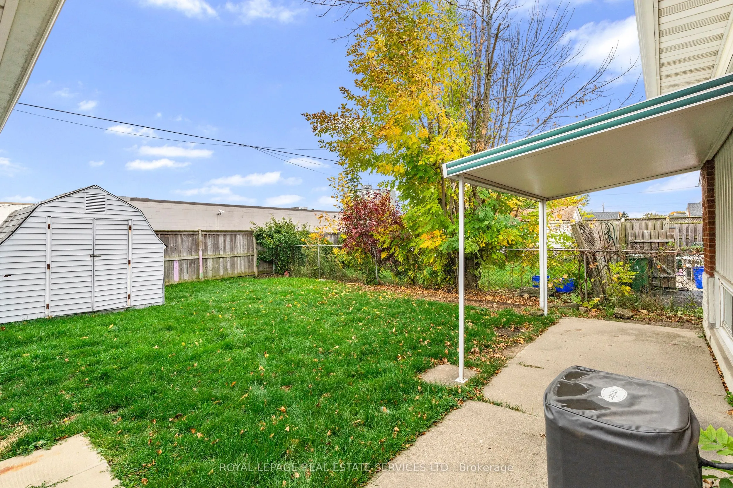 559 East 27th Street