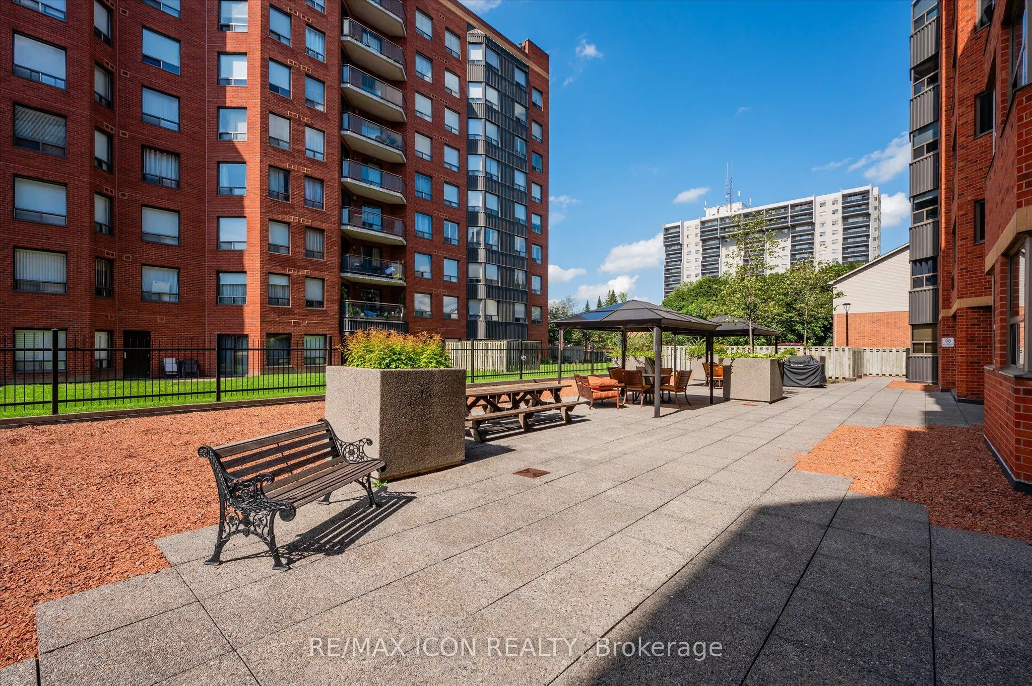 20 Ellen Street E, #610