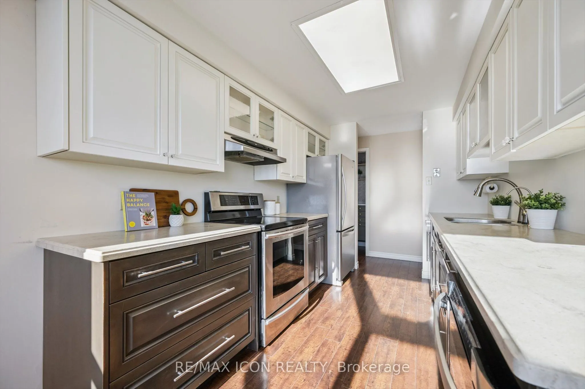 20 Ellen Street E, #610