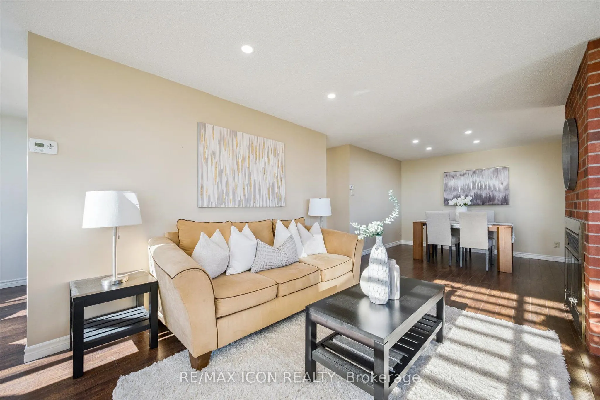 20 Ellen Street E, #610