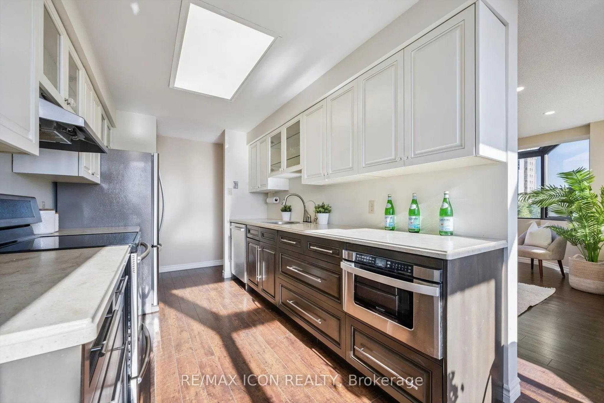 20 Ellen Street E, #610