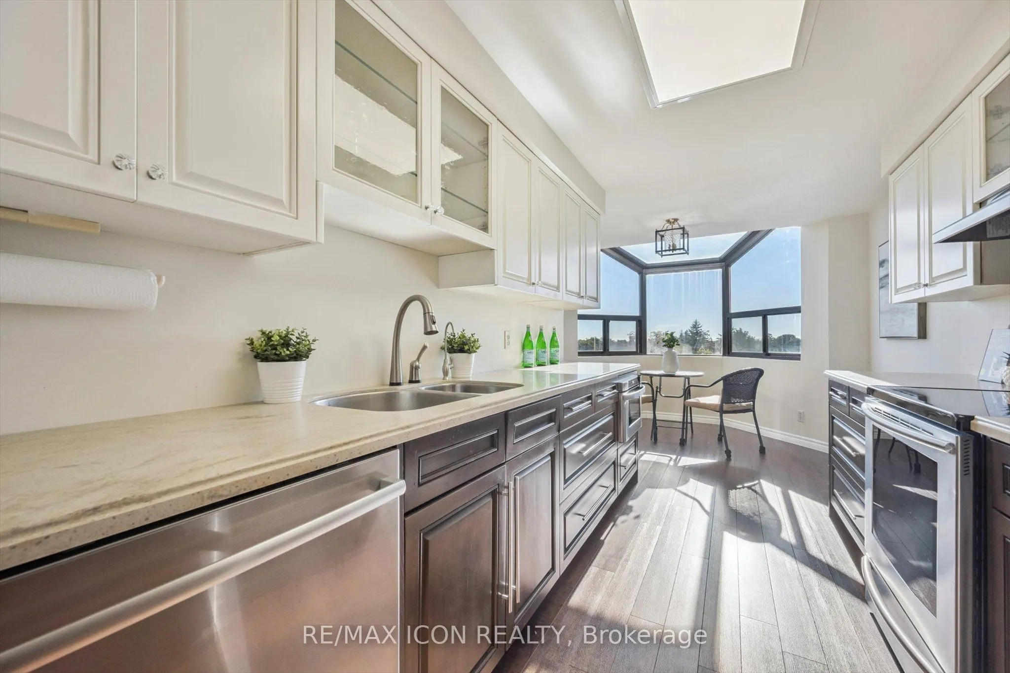 20 Ellen Street E, #610