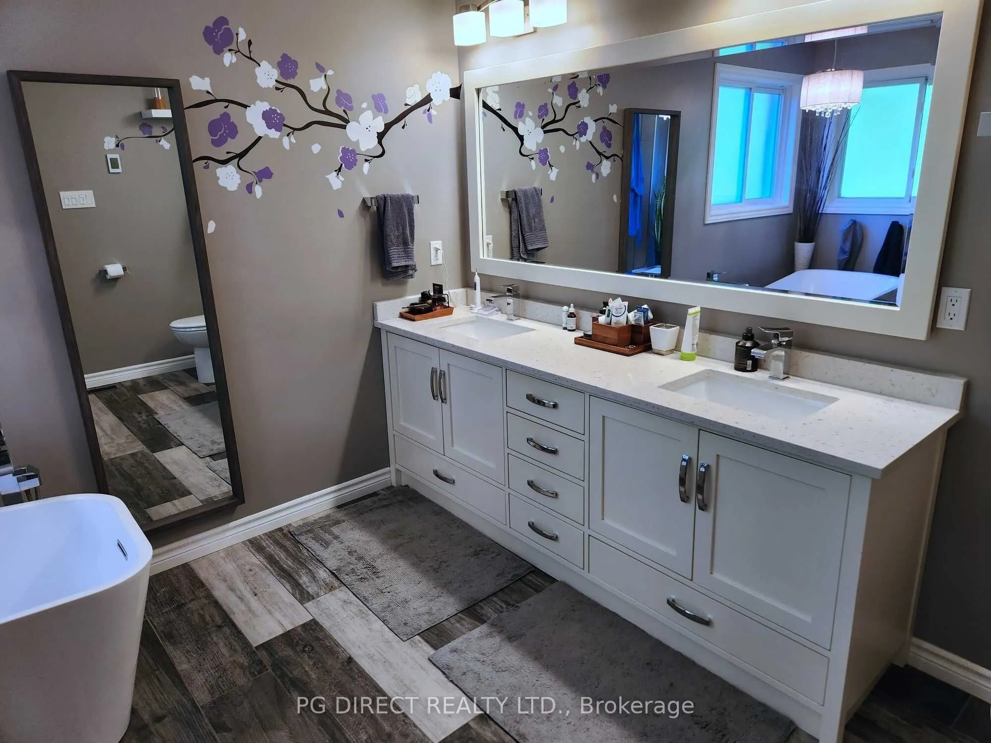 242 Cheltonwood Crescent