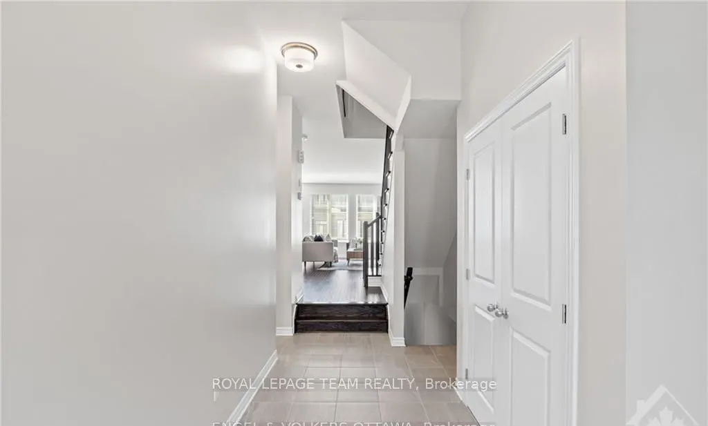 165 Angelonia Crescent E