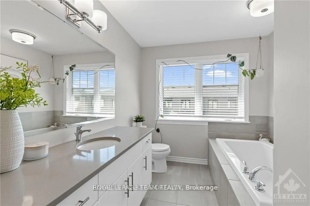 165 Angelonia Crescent E