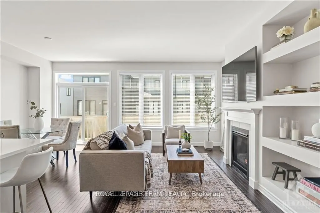 165 Angelonia Crescent E