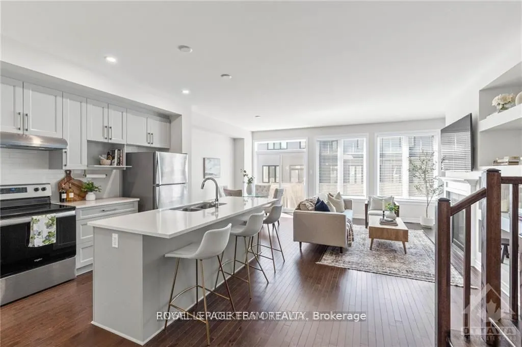 165 Angelonia Crescent E